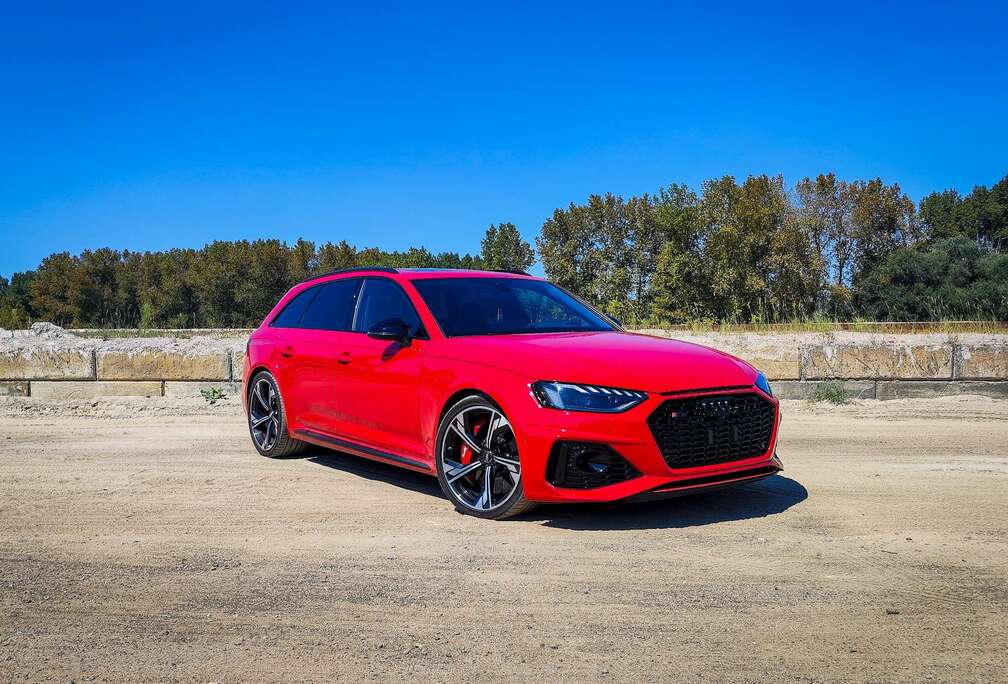 Audi RS4 Avant quattro tiptronic