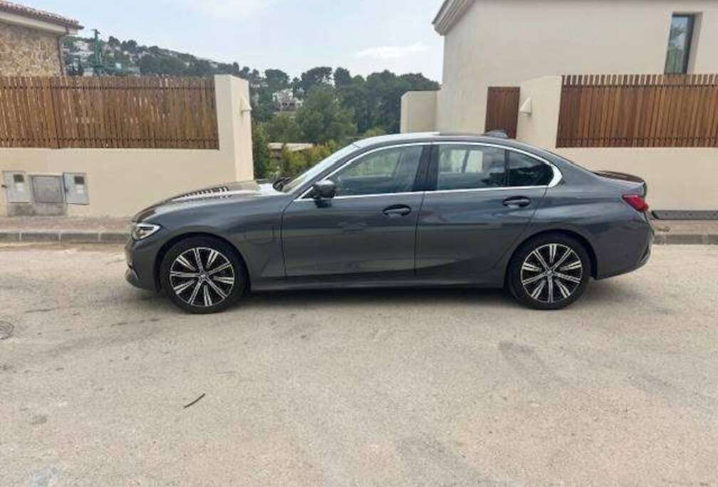 BMW 330e