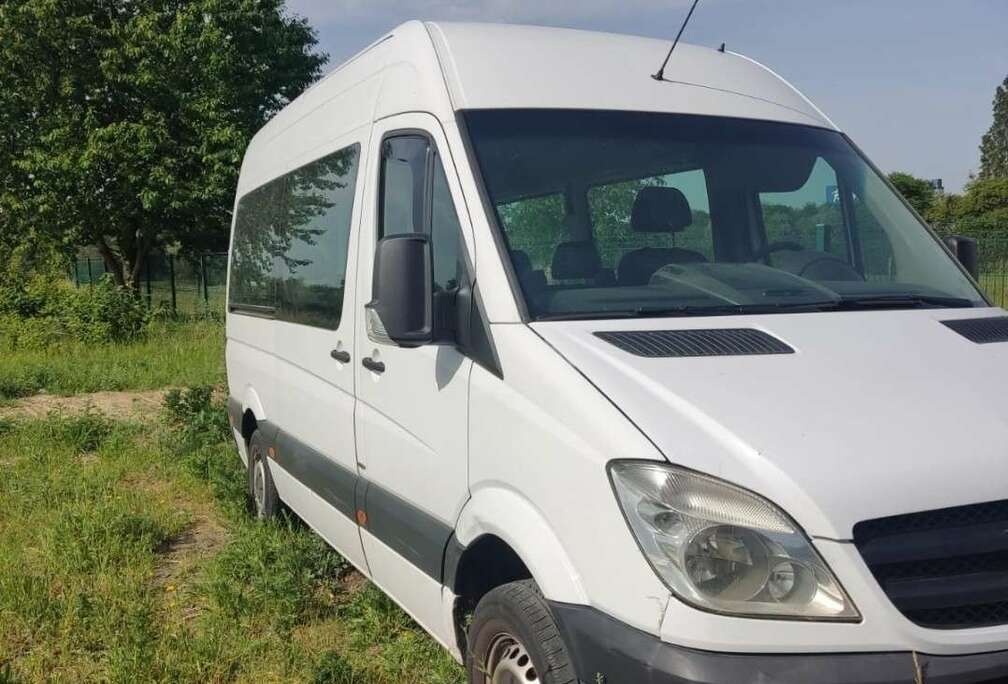Mercedes-Benz 324 3.5i V6 A2H3