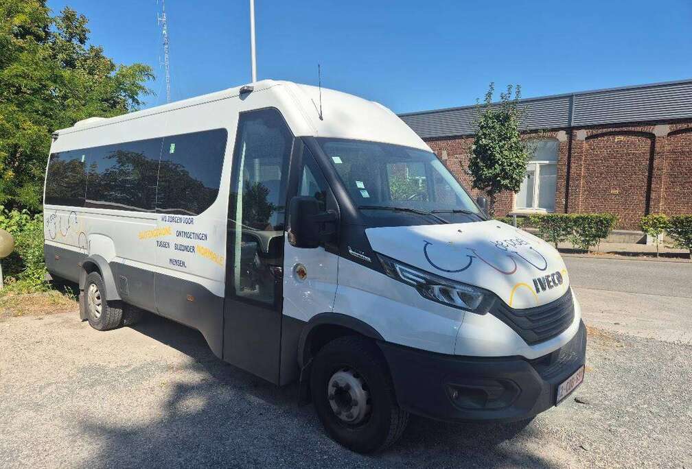 Iveco Bus 22+1 met electrische passagiersdeur