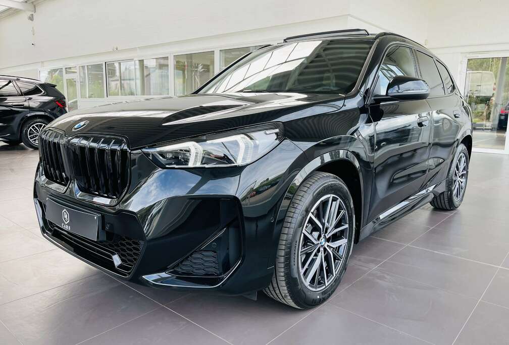 BMW 1.5iA sDrive18 *** GARANTIE + TOIT PANO + PACK M + LED ***