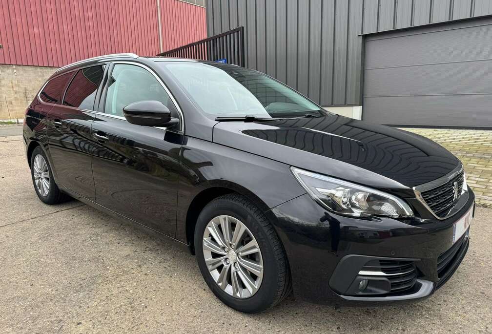 Peugeot SW 1.5 130cv Allure Toit Panoramique/GPS/Carplay..