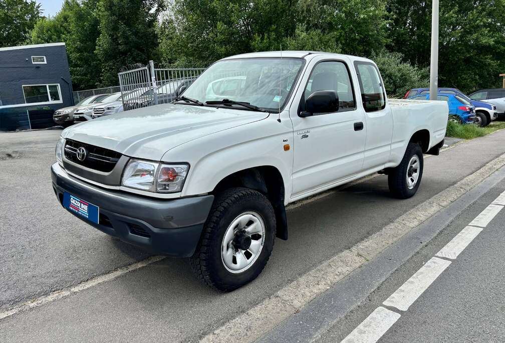 Toyota Extra Cab 2.5 D4D 102 cv 4WD 2+2  Belgium car