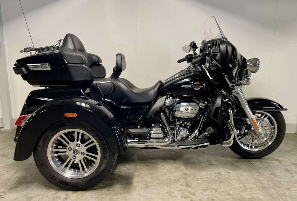 TRIKE FLHTCUTG ULTRA