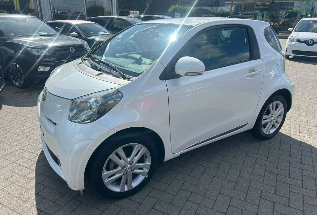Toyota iQ 1.33i VVT-i Premium Multidrive