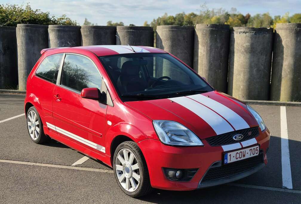 Ford Fiesta ST 2.0i 16v