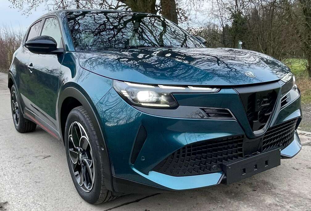 Alfa Romeo Junior 1.2 Turbo Hybrid Ibrida Speciale MHEV TVAC