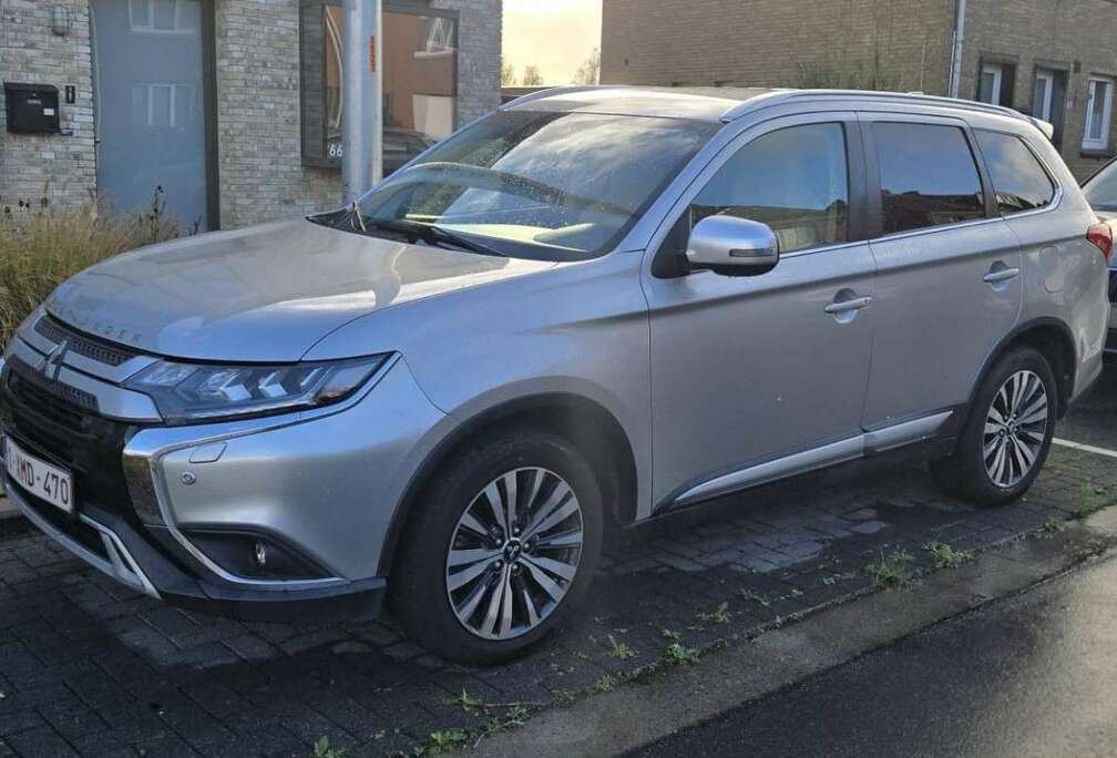 Mitsubishi 2.0 2WD CVT Diamant+