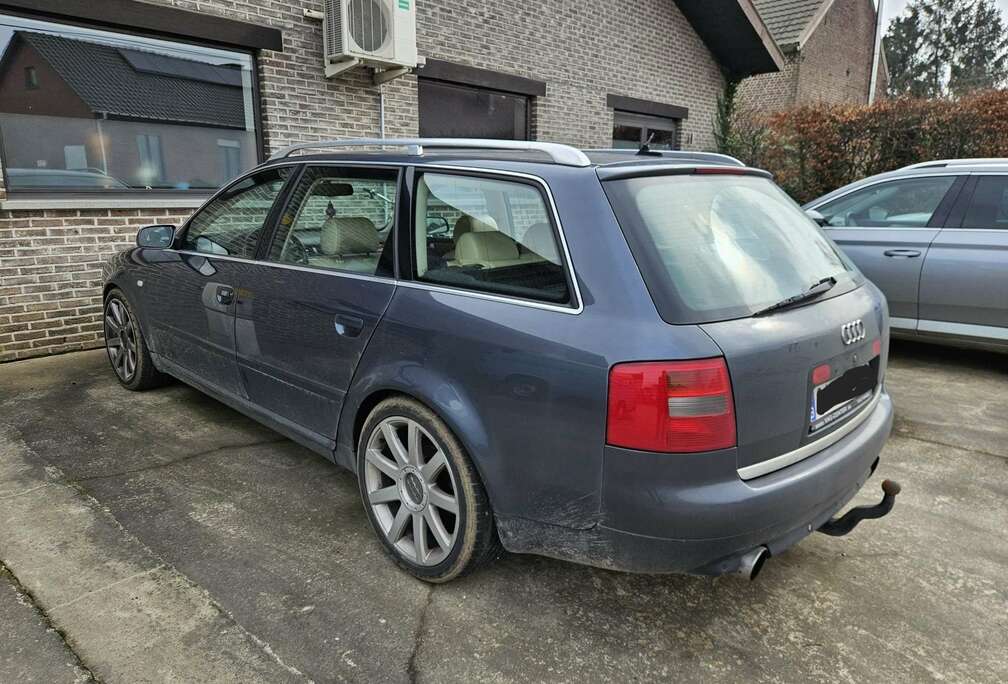 Audi A6 Avant 2.7 T quattro