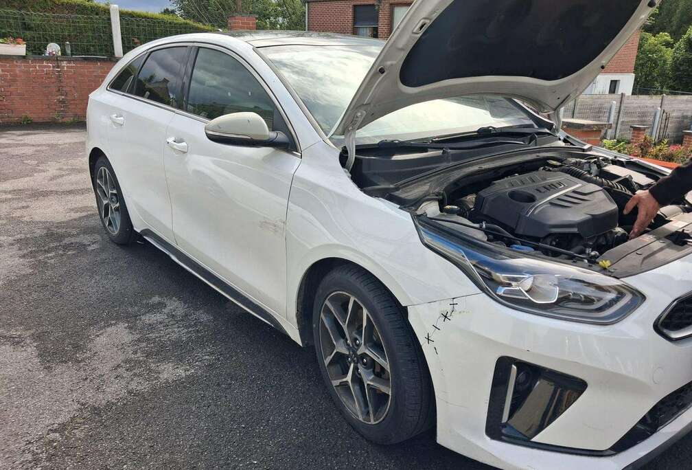 Kia Ceed 1.6 CRDi gt line / automatique/ motor no star