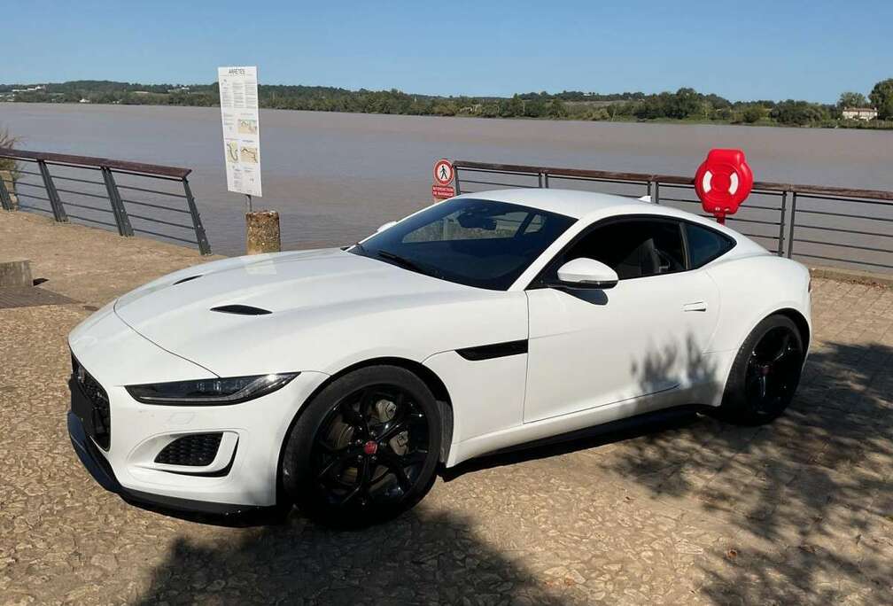 Jaguar F-Type Coupe P300 R-Dynamic