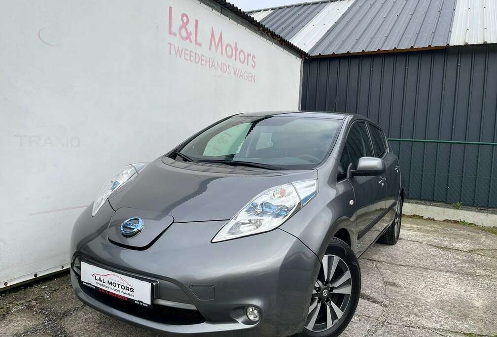 Nissan Leaf 30 kWh Black Edition  Full Options