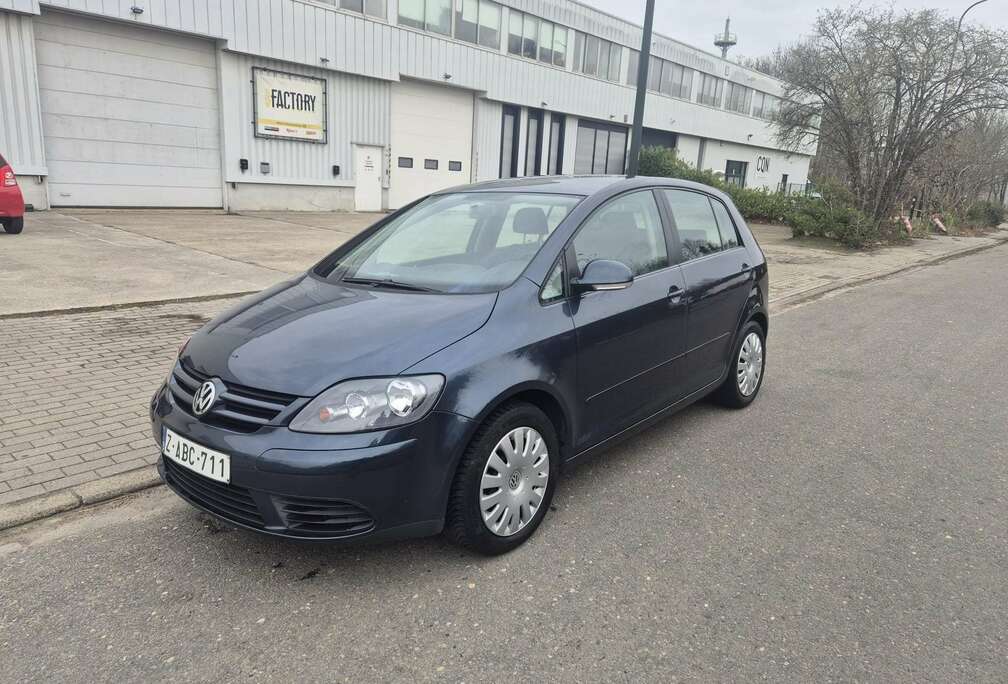 Volkswagen 1.6 - Airco - Trekhaak + Keuring/ Carpass