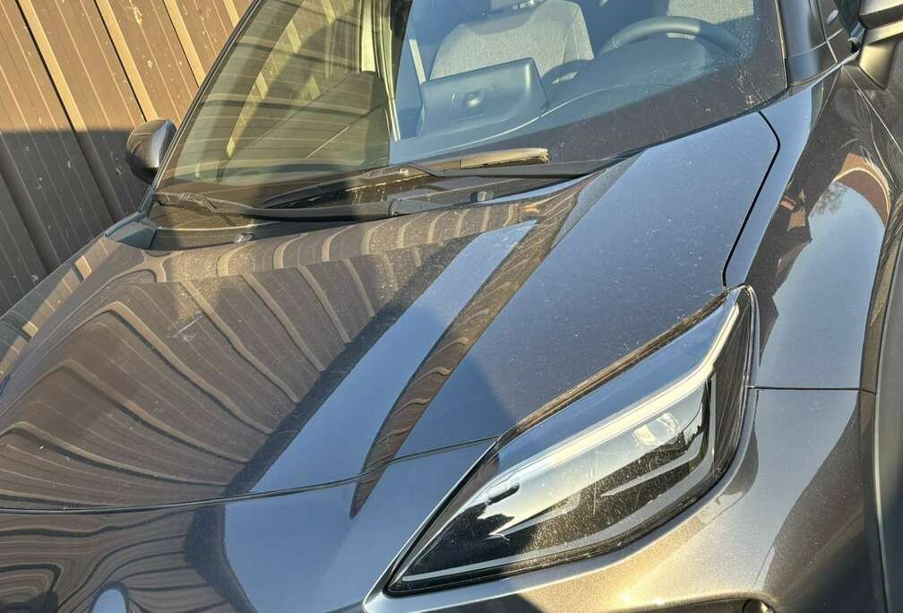 Toyota Hybrid 1.5i VVT-i Executive E-CVT (96 kW)