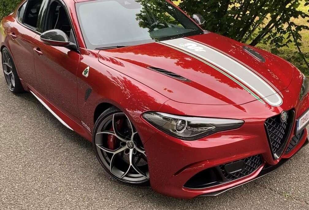 Alfa Romeo Giulia 2.9 V6 Bi-Turbo AT8 Quadrifoglio