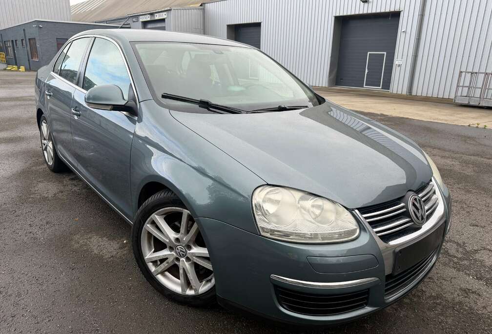 Volkswagen Jetta 1.9 TDi Comfortline boite auto DSG clim navi