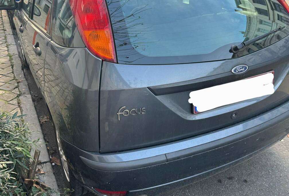 Ford 1.8i E 16v Trend