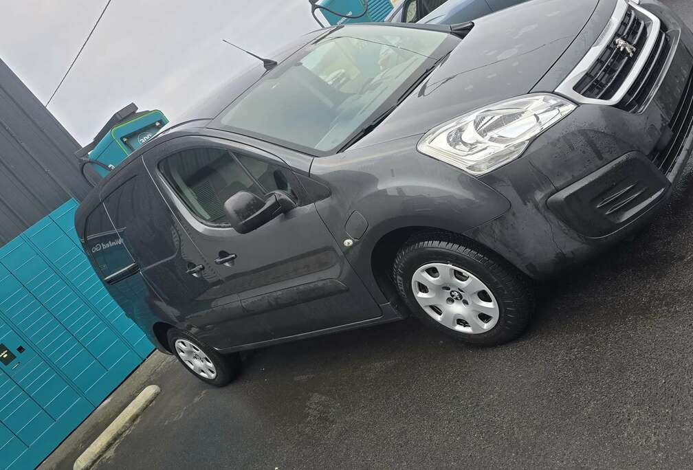 Peugeot 100 electrique 3 pl ctte 4500 km car-pass