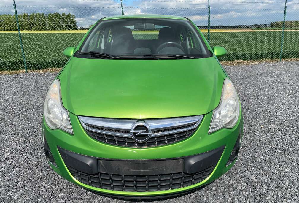 Opel Corsa 1.2i Enjoy 150 Years ( Prêt à immatriculer)