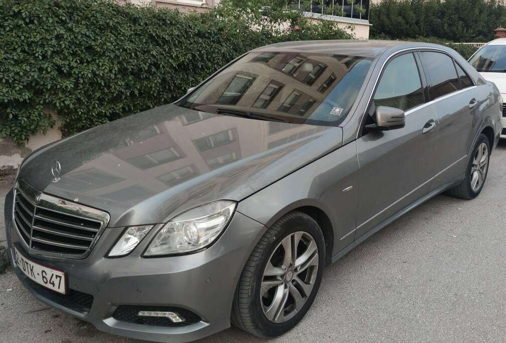 Mercedes-Benz Mercedes-Benz E 220 CDI Diesel BlueEFFICIENCY Automatic Avantgarde