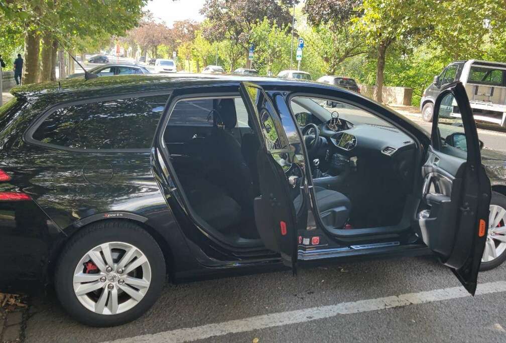 Peugeot SW 1.6 e-HDi 115ch FAP BVM6 Active