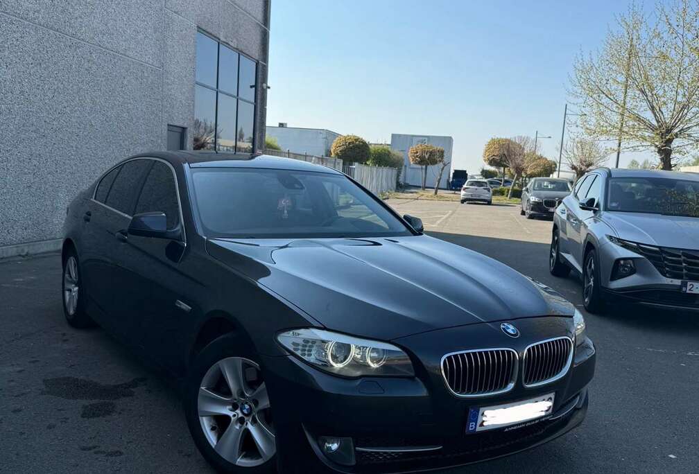 BMW 523i
