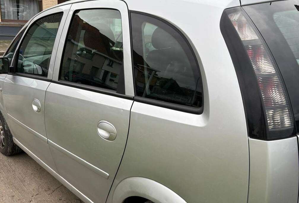 Opel 1.8 - 125 Ecotec Cosmo