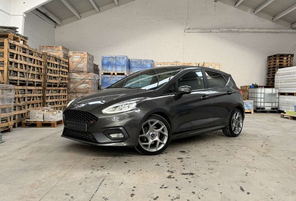 Ford Fiesta ST 1.5 EcoBoost CARPLAY / ZETELVERWARMING
