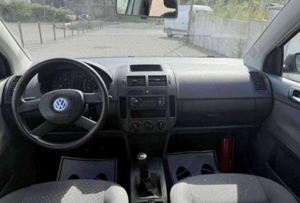 Volkswagen 1.2i 12v Base  2300€ Prix Discutable