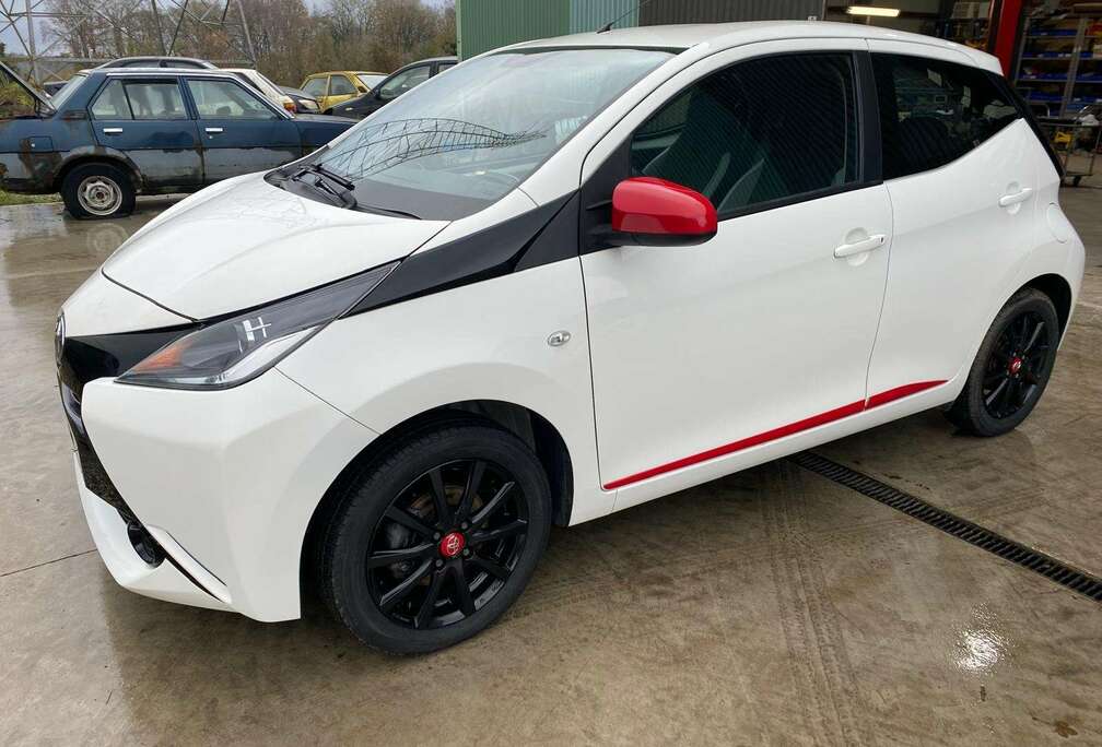 Toyota Aygo 1.0i VVT-i x-play