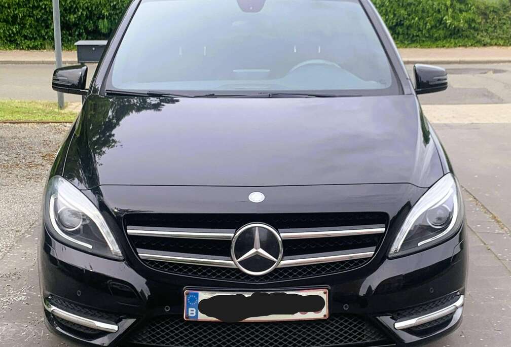 Mercedes-Benz B 180