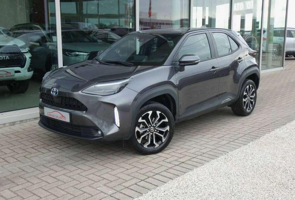 Toyota HYBRID +Trekhaak +Parkeersensoren V&A +Zetelverwarming +Dodehoek +Stuurwielverwarming