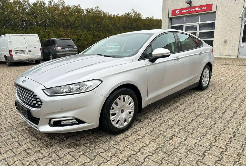 Ford Mondeo 1.0 + LPG, En tres bon etat, Avec grand GPS, Regulateur de vitesse.