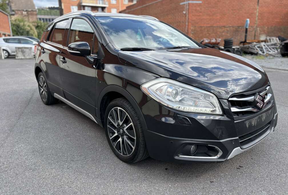 Suzuki 1.6i GL+ CVT//boite auto//cuir//camera// pano//Gps