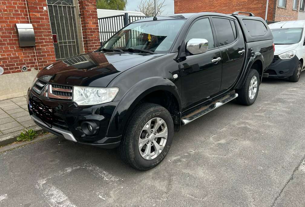 Mitsubishi Pick Up 4x4 Autm. DPF Top Double Cab