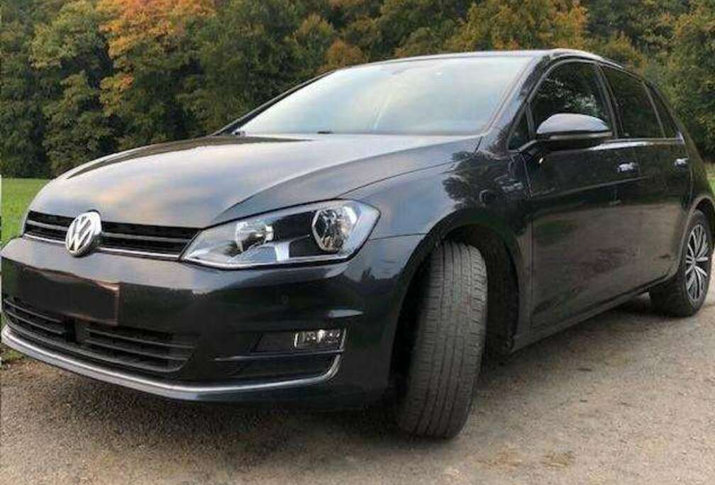 Volkswagen Golf 1.2 TSI +  4 recent banden