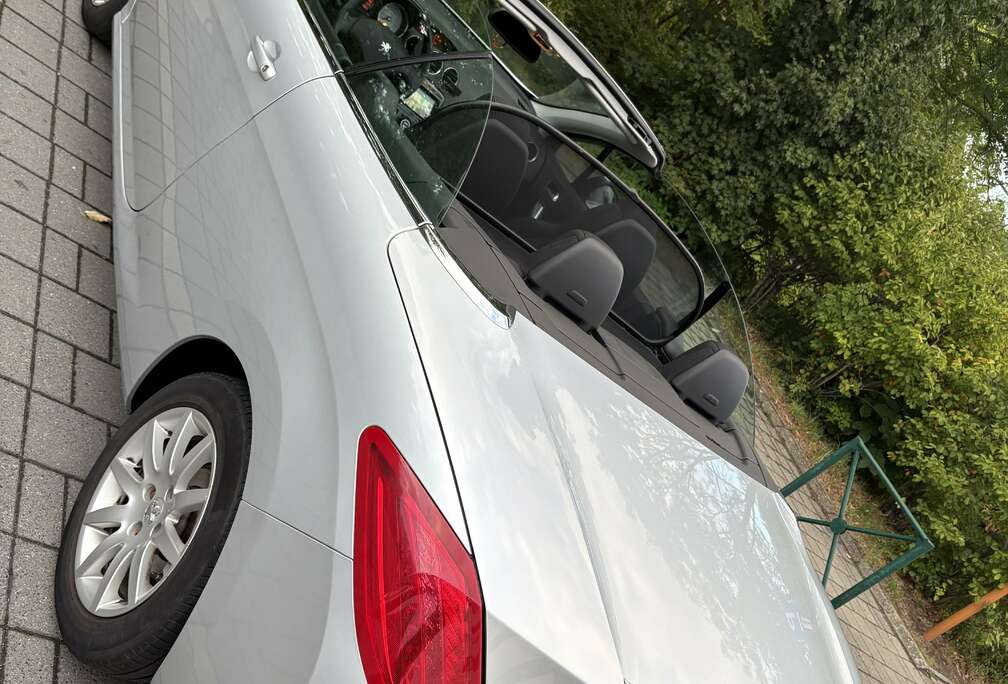 Peugeot CC 1.6i Sport