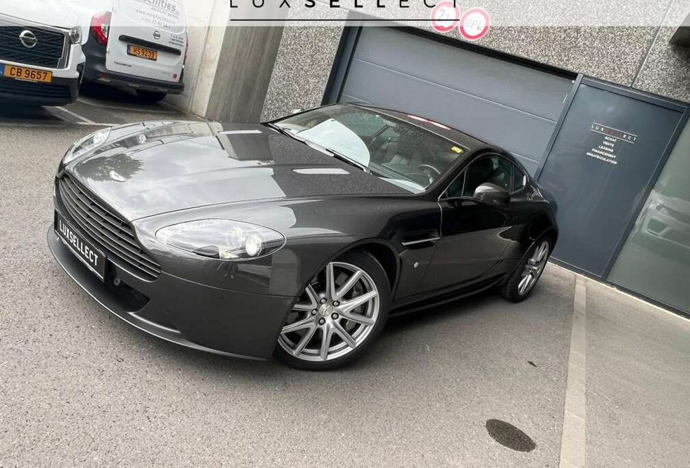 Aston Martin Vantage *MY 12.25* 4.7 426 CV QUANTUM SILVER