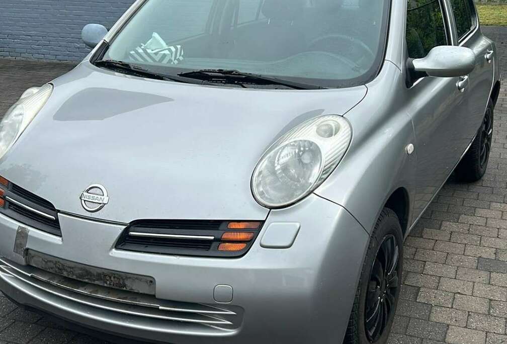 Nissan 1.2i 16v Acenta A/C