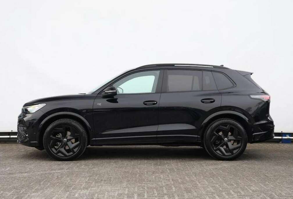 Volkswagen NEW MODEL 15 E-TSI DSG R-LINE BLACKP/TREK/MASS-21%