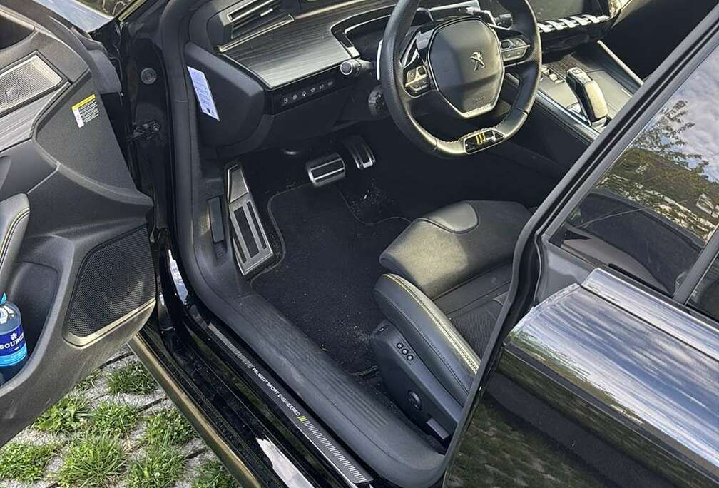 Peugeot SW Plug-In Hybrid 360 e-EAT8 SPORT ENGINEERED