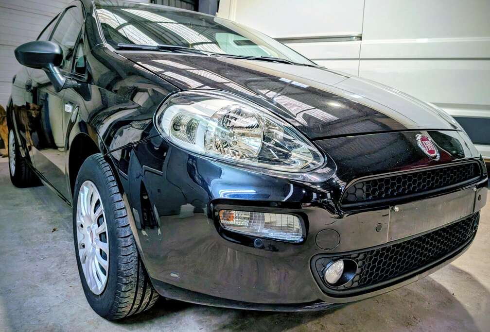 Fiat Punto 1.2i      27 000 km