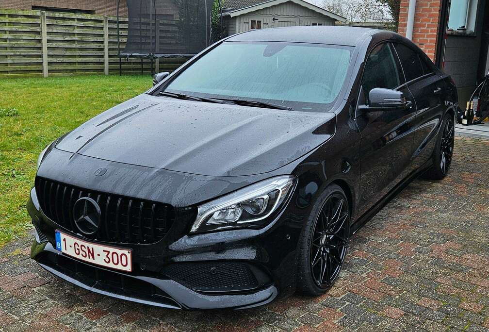 Mercedes-Benz CLA 180 7G-DCT AMG Line