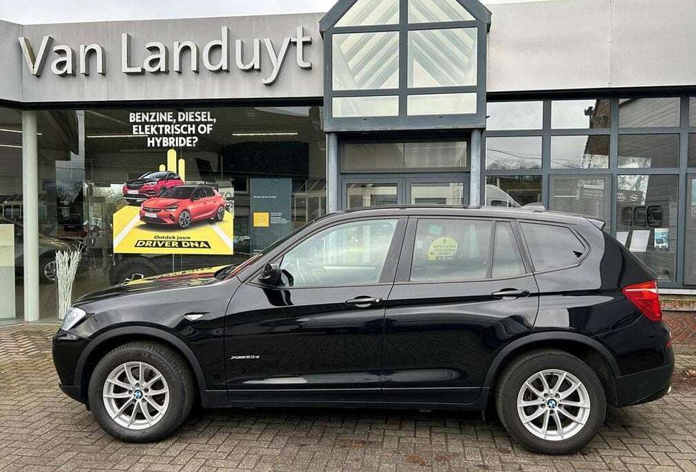 BMW X-Drive 2.0D - Leder - Navi - Xenon - Parkeersensoren voor + achter