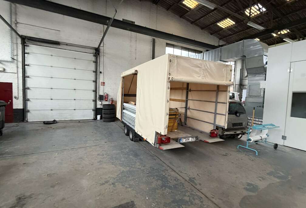 Andere  Gesloten Autotransporter VEZEKO elektrische Winch