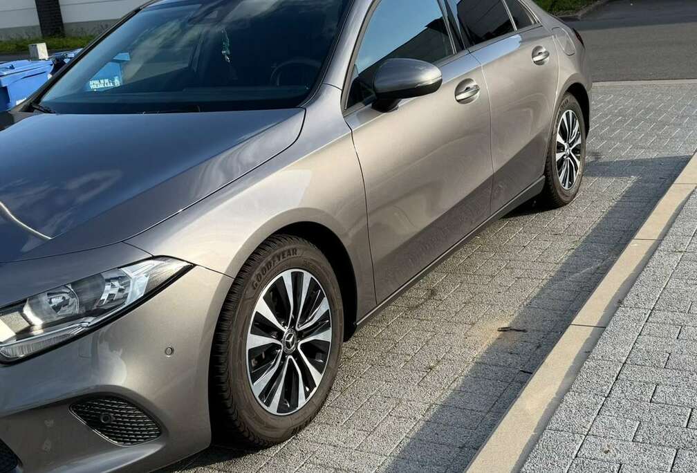 Mercedes-Benz A 180 Business Solution (EU6AP)