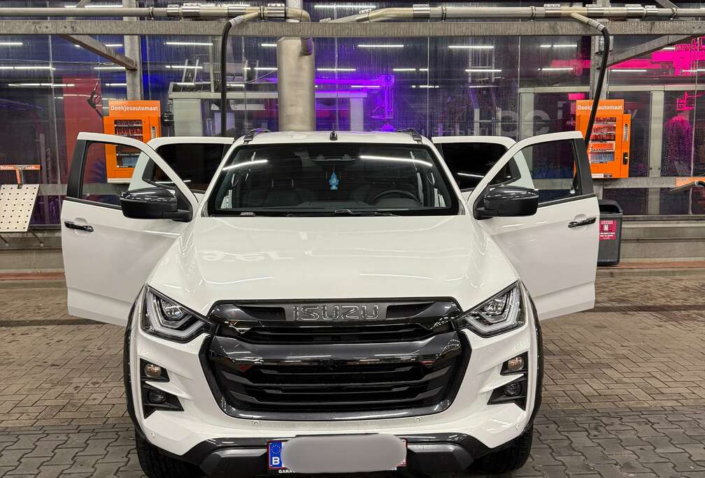 Isuzu Double Cab 4WD Autm. V-Cross