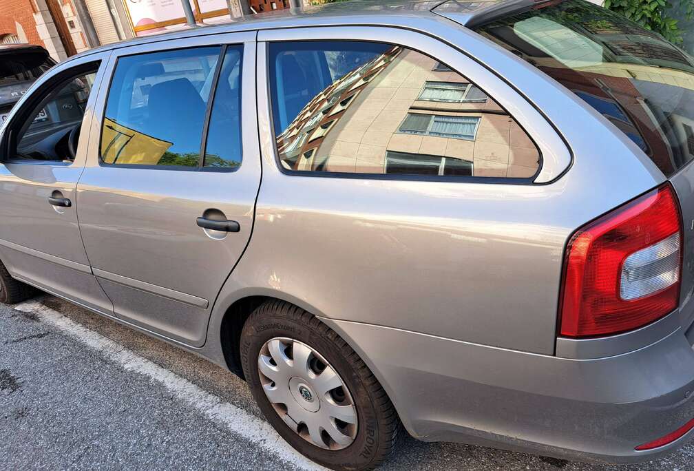 Skoda Octavia SW 1.6i Ambition
