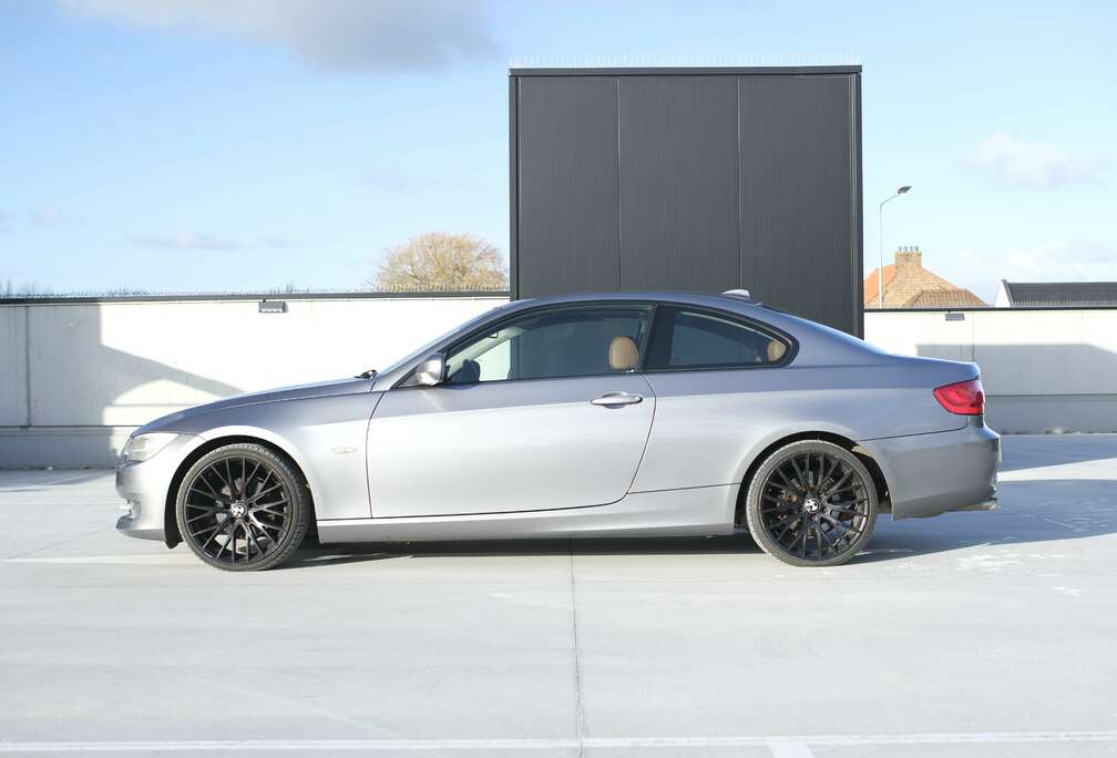 BMW 320i Coupe