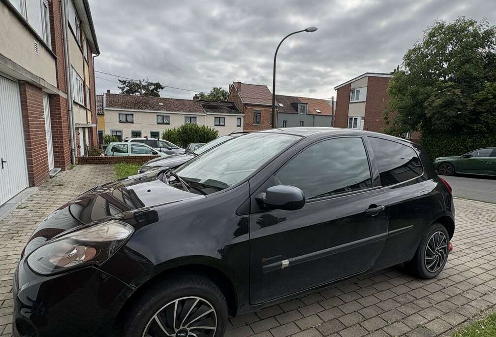 Renault 1.2i Authentique